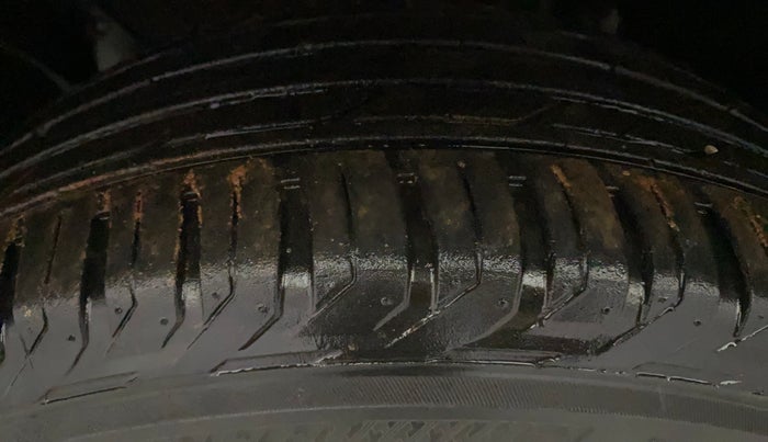 2017 Renault Duster 110 PS RXZ 4X2 AMT DIESEL, Diesel, Automatic, 1,03,924 km, Left Front Tyre Tread