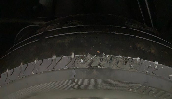 2017 Renault Duster 110 PS RXZ 4X2 AMT DIESEL, Diesel, Automatic, 1,03,924 km, Right Rear Tyre Tread