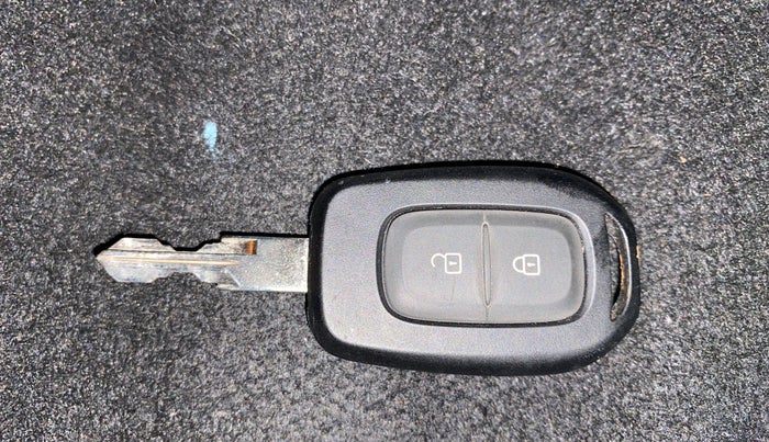 2017 Renault Duster 110 PS RXZ 4X2 AMT DIESEL, Diesel, Automatic, 1,03,924 km, Key Close Up