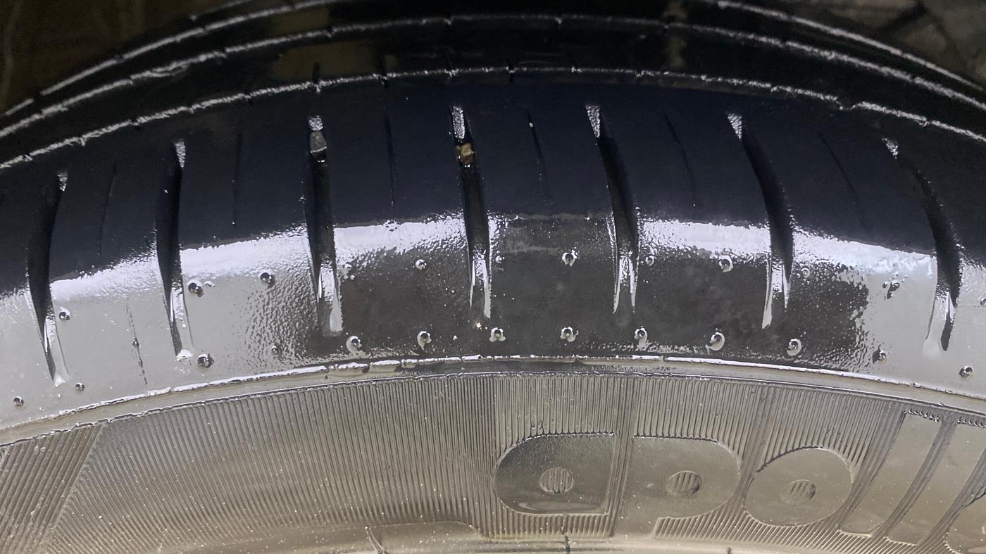 2022 Maruti Baleno ZETA PETROL 1.2, Petrol, Manual, 28,365 km, Right Front Tyre Tread