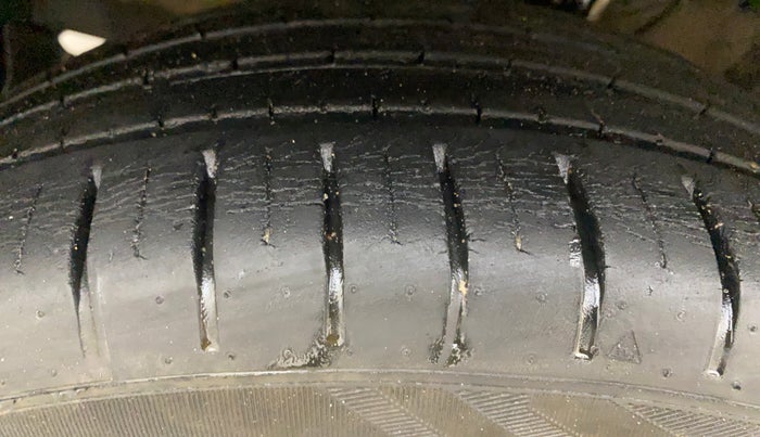 2021 Toyota Glanza G, Petrol, Manual, 31,028 km, Left Front Tyre Tread