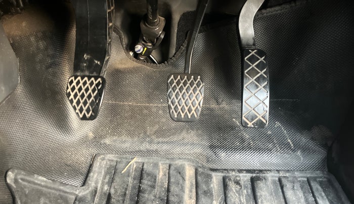 2022 MG ASTOR SUPER 1.5 MT, Petrol, Manual, 14,356 km, Pedals