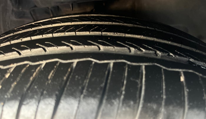 2022 MG ASTOR SUPER 1.5 MT, Petrol, Manual, 14,356 km, Right Front Tyre Tread