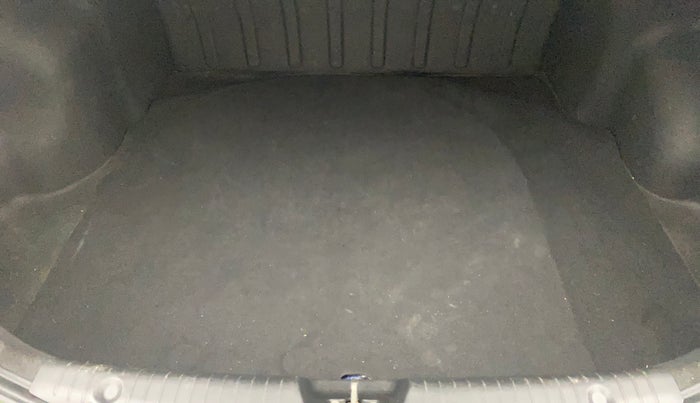 2016 Hyundai Verna 1.4 VTVT, Petrol, Manual, 1,16,477 km, Boot Inside