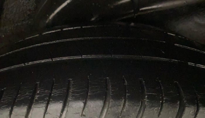 2016 Hyundai Verna 1.4 VTVT, Petrol, Manual, 1,16,477 km, Left Rear Tyre Tread