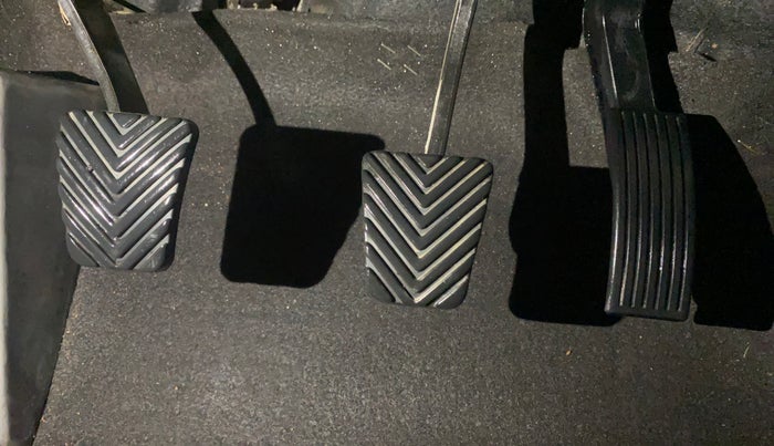 2016 Hyundai Verna 1.4 VTVT, Petrol, Manual, 1,16,477 km, Pedals