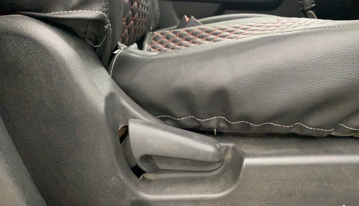 2016 Maruti Wagon R 1.0 LXI, Petrol, Manual, 1,49,449 km, Driver Side Adjustment Panel