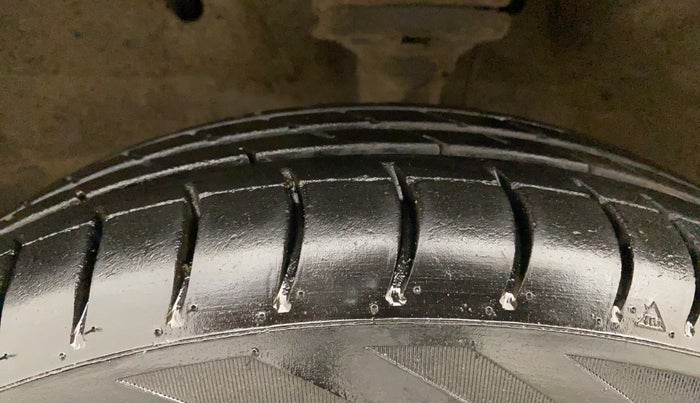 2016 Maruti Wagon R 1.0 LXI, Petrol, Manual, 1,49,449 km, Left Front Tyre Tread