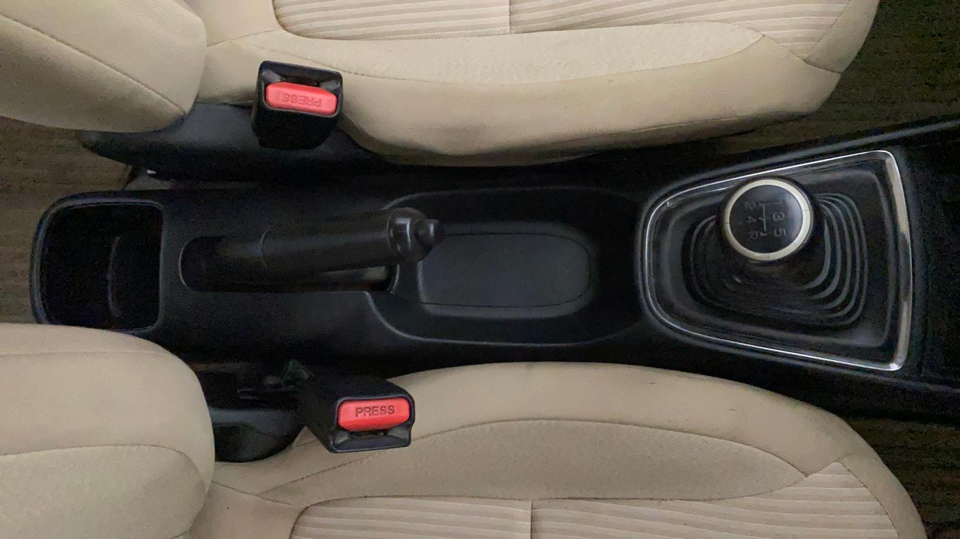 2018 Honda Amaze 1.2L I-VTEC S, Petrol, Manual, 72,809 km, Gear Lever