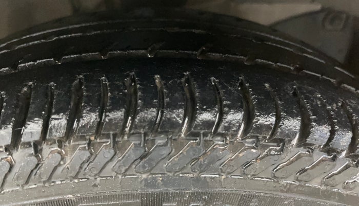 2015 Honda Amaze 1.2L I-VTEC SX, Petrol, Manual, 68,171 km, Right Front Tyre Tread