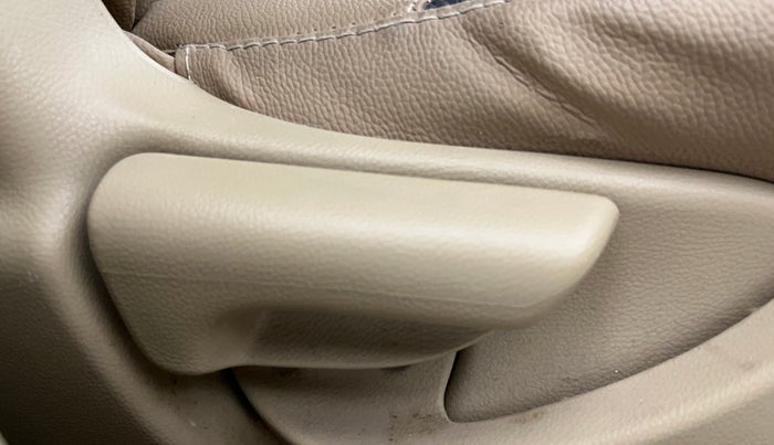 2015 Honda Amaze 1.2L I-VTEC SX, Petrol, Manual, 68,171 km, Driver Side Adjustment Panel