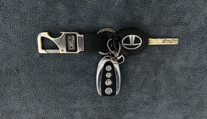2020 Tata TIGOR XE PETROL, Petrol, Manual, 10,051 km, Key Close Up