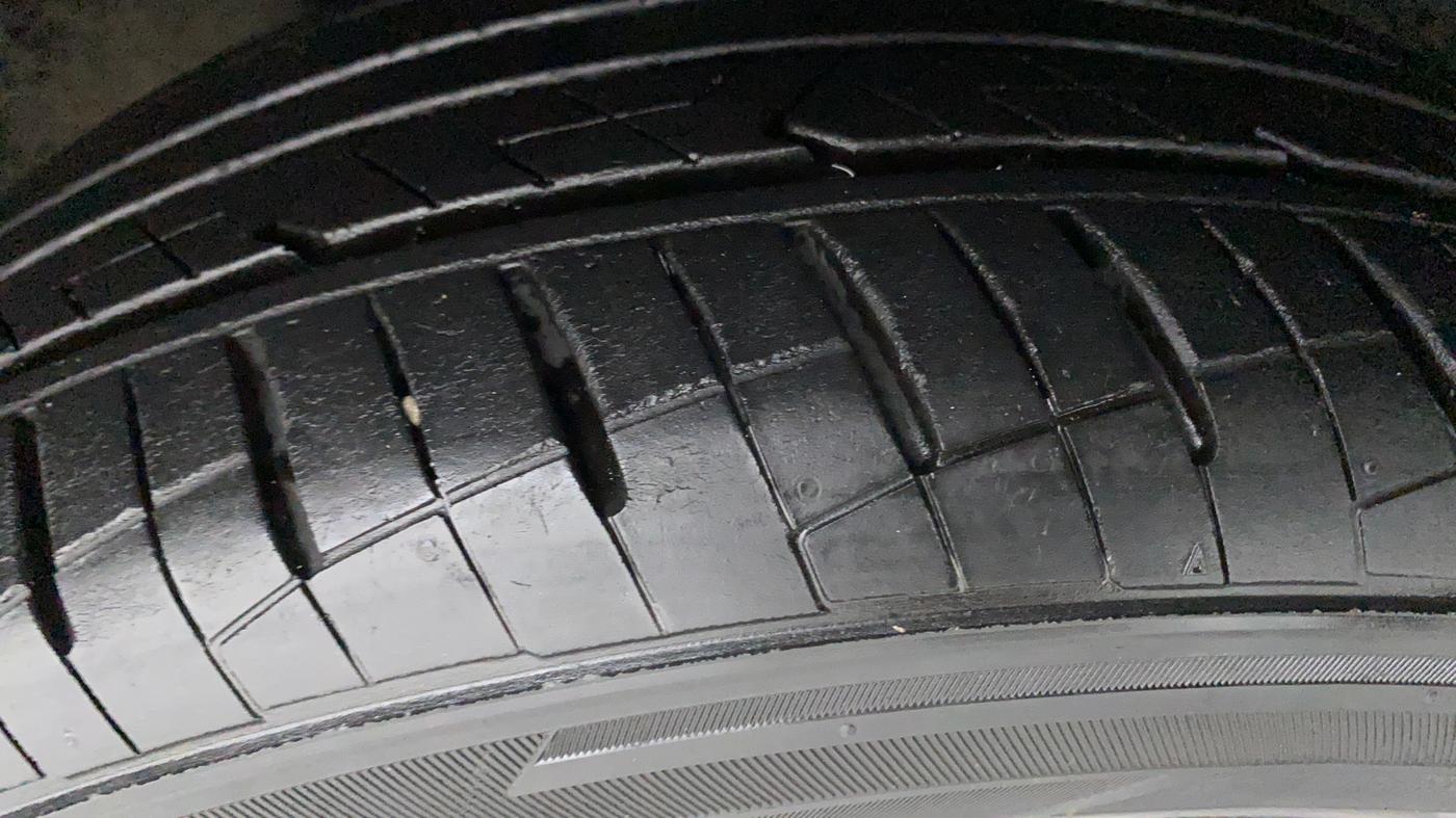 2016 Hyundai Elite i20 ASTA 1.2 (O), Petrol, Manual, 53,851 km, Right Front Tyre Tread