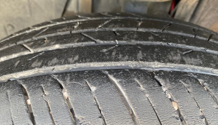 2023 Nissan MAGNITE XE, Petrol, Manual, 26,733 km, Left Front Tyre Tread