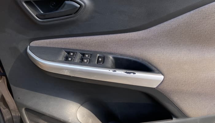 2023 Nissan MAGNITE XE, Petrol, Manual, 26,733 km, Driver Side Door Panels Control