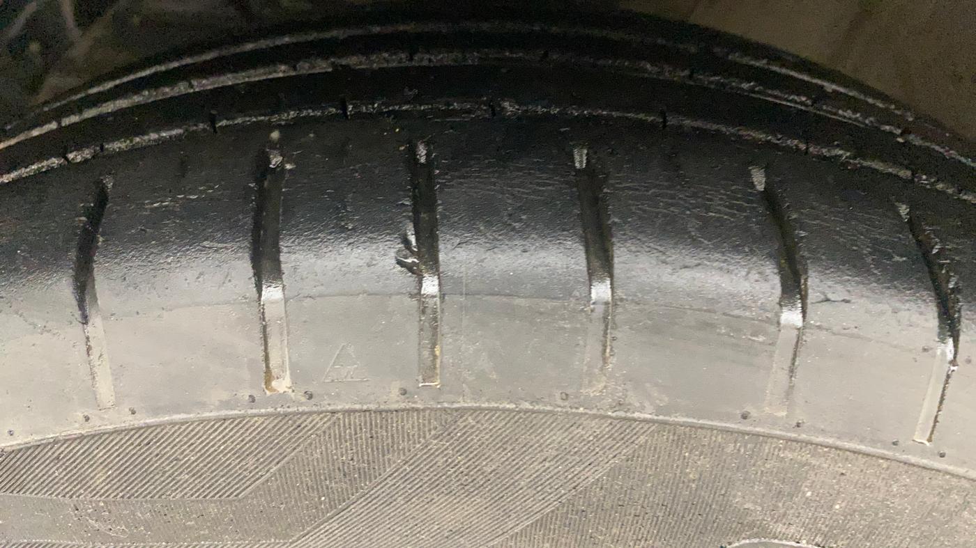 2019 Maruti Swift ZXI AMT, Petrol, Automatic, 65,929 km, Left Front Tyre Tread