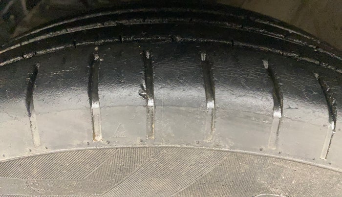 2019 Maruti Swift ZXI AMT, Petrol, Automatic, 65,929 km, Left Front Tyre Tread