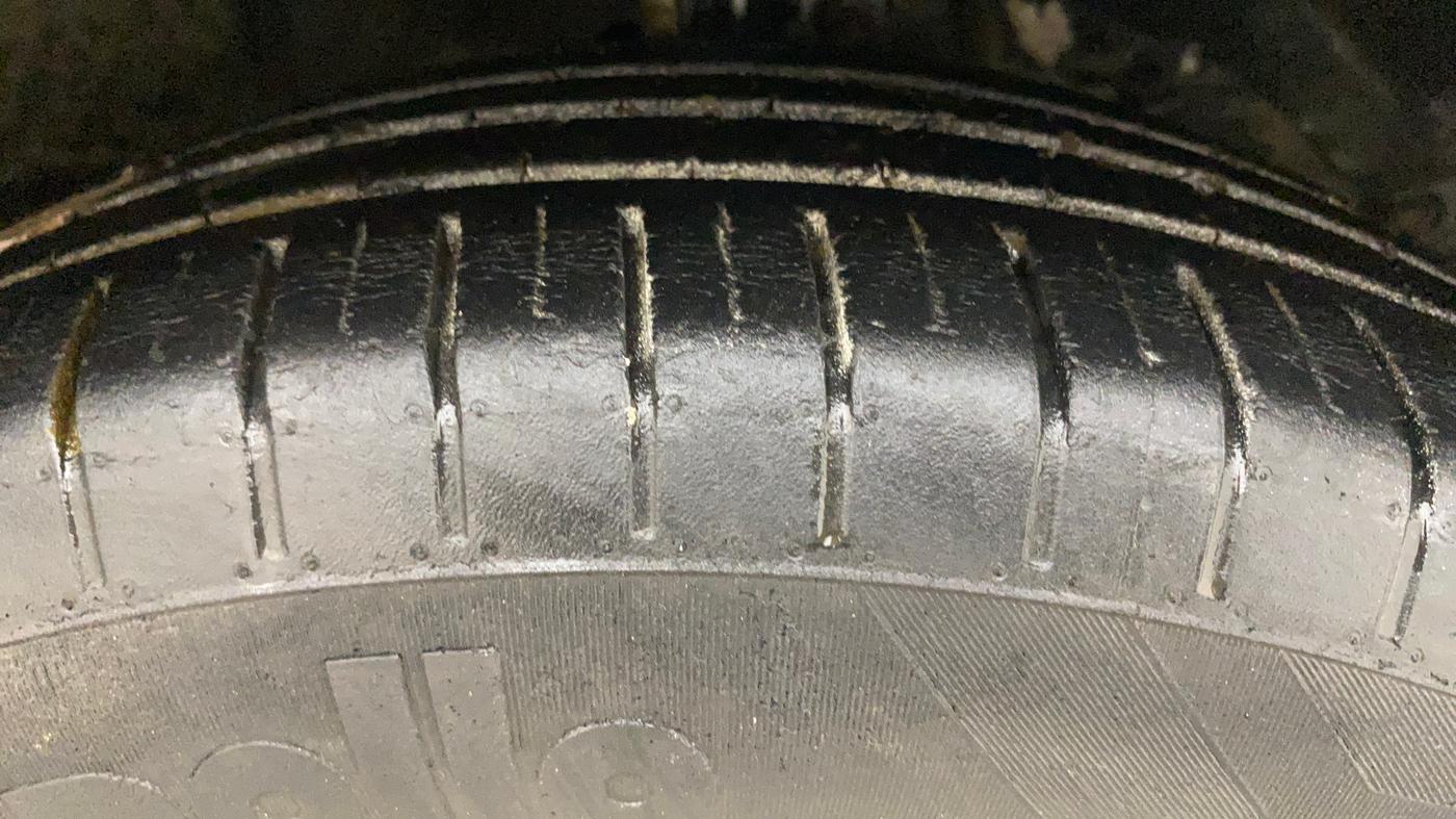 2019 Maruti Swift ZXI AMT, Petrol, Automatic, 65,929 km, Right Front Tyre Tread