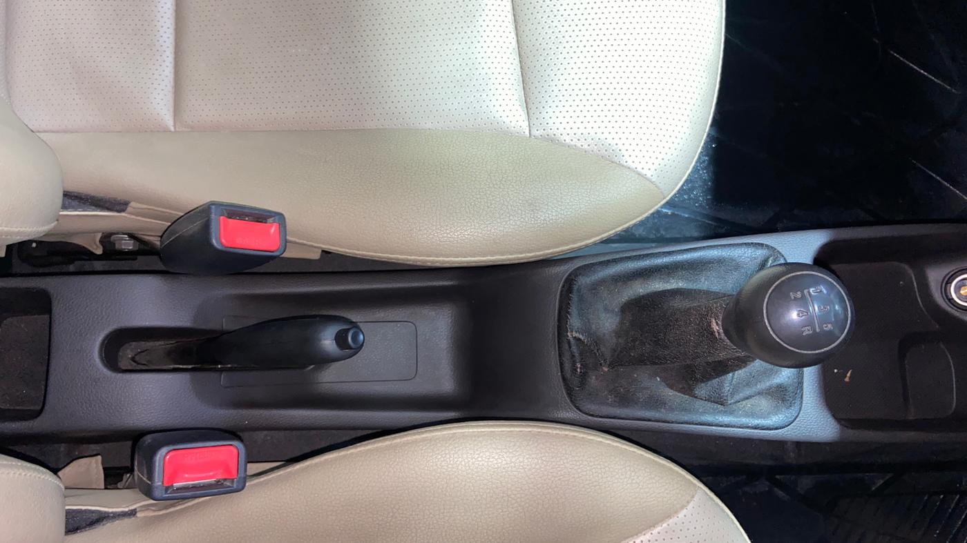 2017 Hyundai Eon ERA +, Petrol, Manual, 16,043 km, Gear Lever