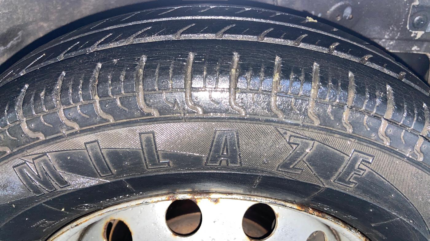 2017 Hyundai Eon ERA +, Petrol, Manual, 16,043 km, Right Front Tyre Tread