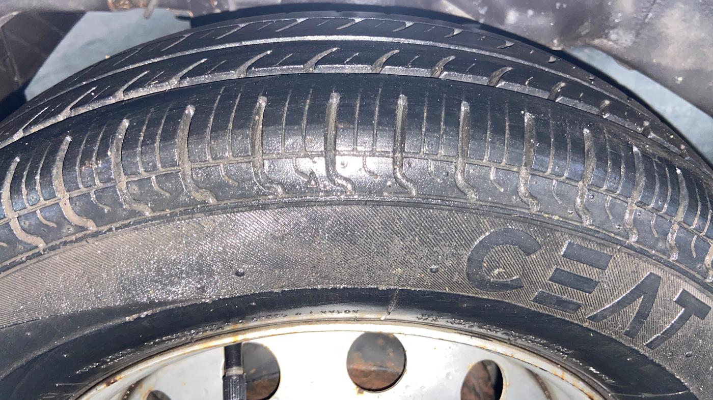 2017 Hyundai Eon ERA +, Petrol, Manual, 16,043 km, Right Rear Tyre Tread