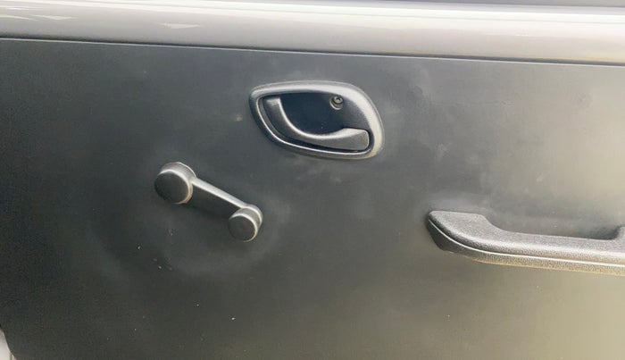 2022 Maruti Eeco 5 STR AC (O), Petrol, Manual, 8,164 km, Driver Side Door Panels Control