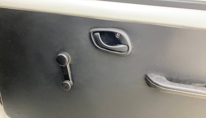 2018 Maruti Eeco 5 STR WITH A/C+HTR, CNG, Manual, 36,171 km, Driver Side Door Panels Control