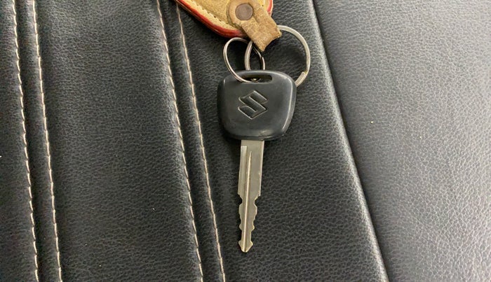 2018 Maruti Eeco 5 STR WITH A/C+HTR, CNG, Manual, 36,171 km, Key Close Up