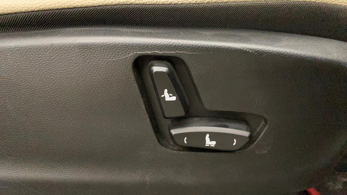 2023 MG HECTOR SAVVY PRO 1.5 TURBO CVT PETROL, Petrol, Automatic, 44,196 km, Driver Side Adjustment Panel