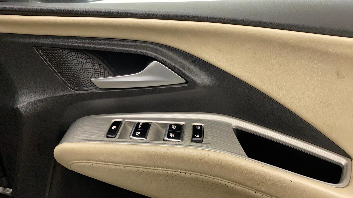 2023 MG HECTOR SAVVY PRO 1.5 TURBO CVT PETROL, Petrol, Automatic, 44,196 km, Driver Side Door Panels Control