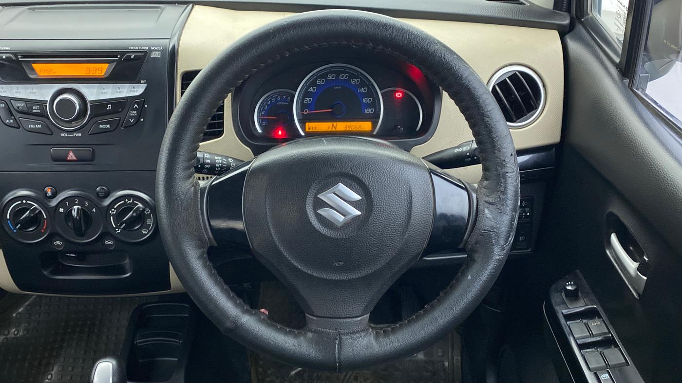 2018 Maruti Wagon R 1.0 VXI AMT, Petrol, Automatic, 39,068 km, Steering Wheel Close Up