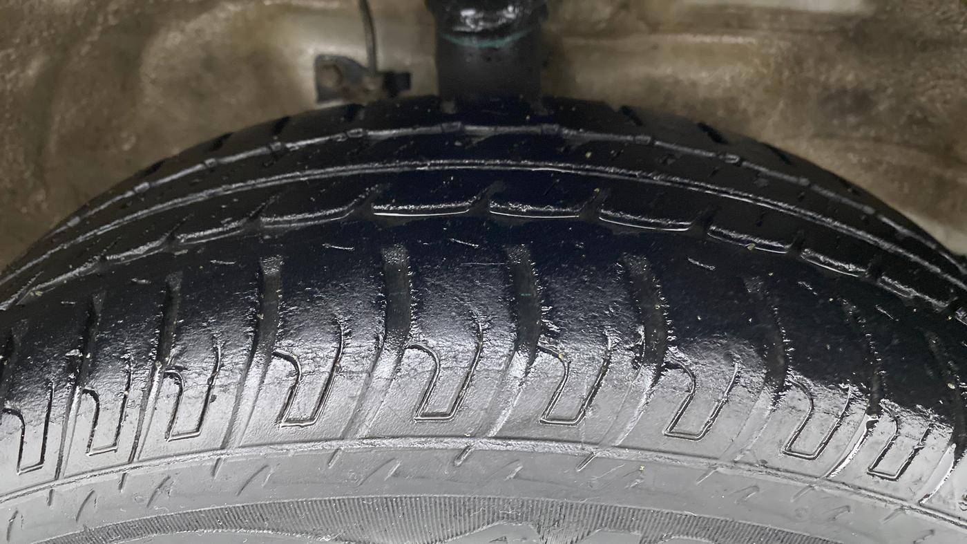 2018 Maruti Wagon R 1.0 VXI AMT, Petrol, Automatic, 39,068 km, Right Front Tyre Tread