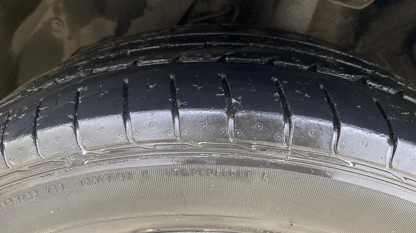 2020 MG HECTOR SMART HYBRID 1.5 PETROL, Petrol, Manual, 16,806 km, Left Front Tyre Tread