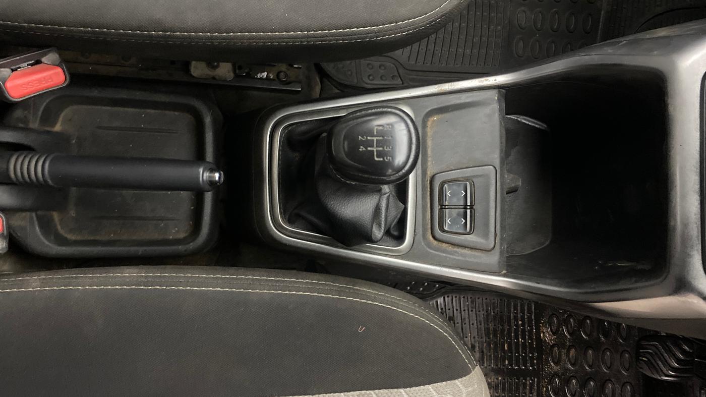 2021 Datsun Redi Go T(O), Petrol, Manual, 60,963 km, Gear Lever