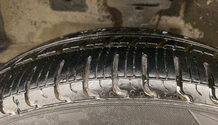 2018 Maruti Wagon R 1.0 VXI, Petrol, Manual, 30,643 km, Left Front Tyre Tread