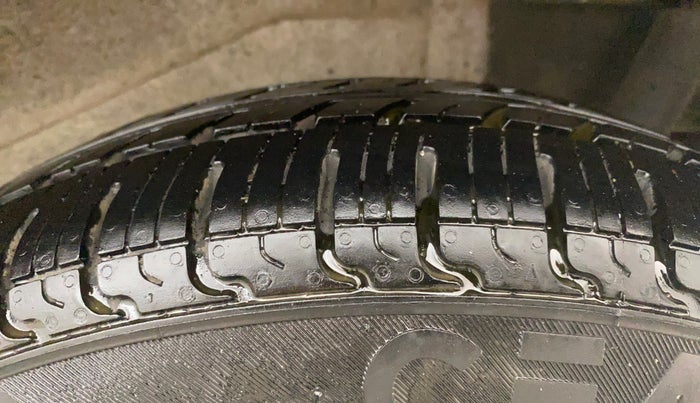 2018 Maruti Wagon R 1.0 VXI, Petrol, Manual, 30,643 km, Left Rear Tyre Tread