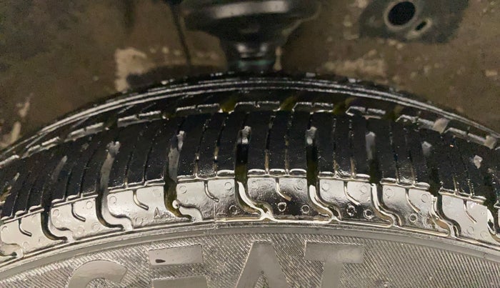 2018 Maruti Wagon R 1.0 VXI, Petrol, Manual, 30,643 km, Right Front Tyre Tread