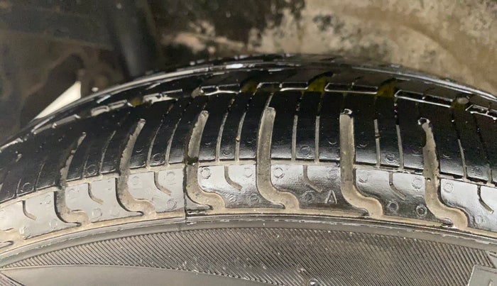 2018 Maruti Wagon R 1.0 VXI, Petrol, Manual, 30,643 km, Right Rear Tyre Tread