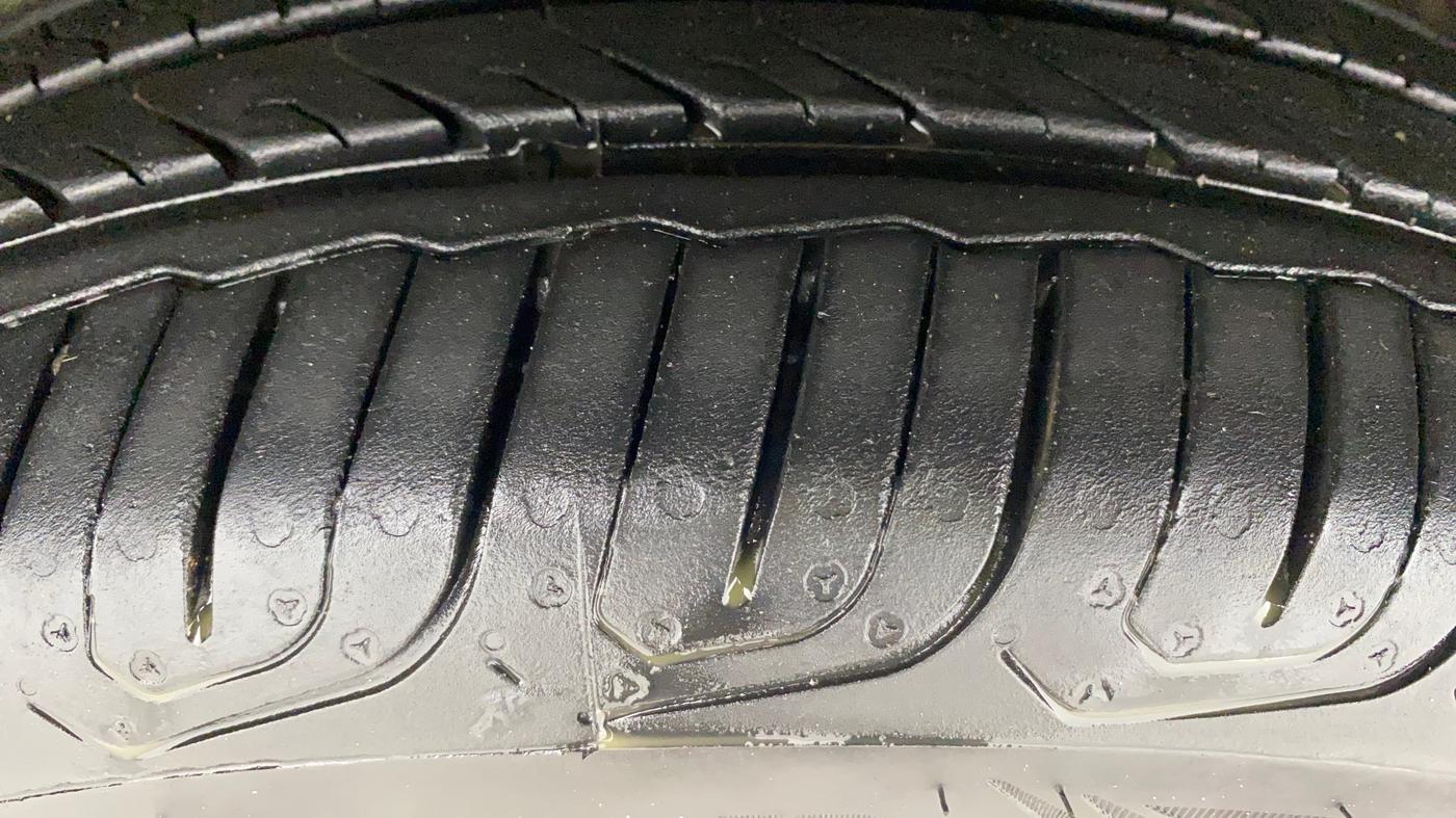2020 Toyota YARIS VX CVT, Petrol, Automatic, 50,620 km, Left Front Tyre Tread