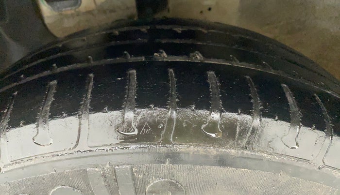 2015 Hyundai Elite i20 MAGNA 1.2, Petrol, Manual, 36,984 km, Left Front Tyre Tread