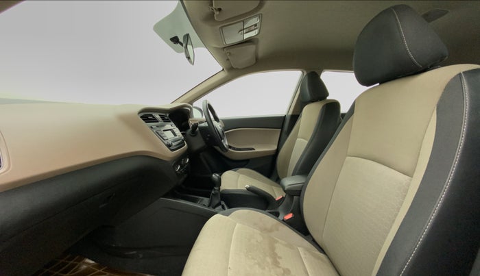 2015 Hyundai Elite i20 MAGNA 1.2, Petrol, Manual, 36,984 km, Right Side Front Door Cabin