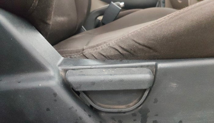 2013 Hyundai i20 SPORTZ 1.2, Petrol, Manual, 78,058 km, Driver Side Adjustment Panel