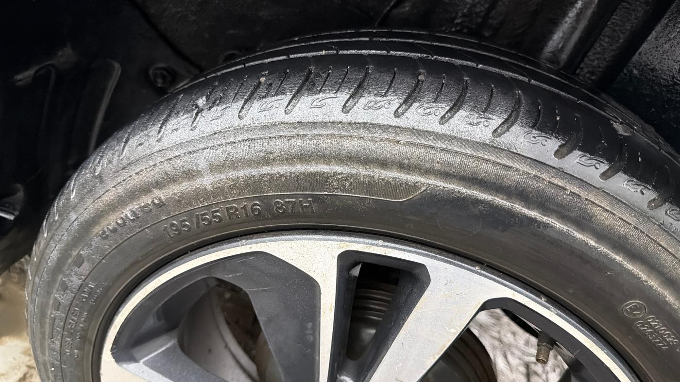 2020 Tata ALTROZ XZ PETROL, Petrol, Manual, 61,972 km, Left Rear Tyre Tread