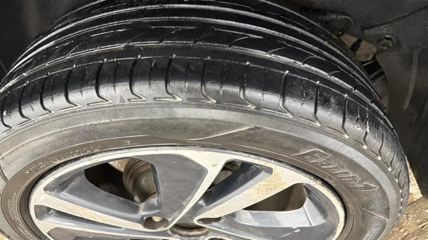 2020 Tata ALTROZ XZ PETROL, Petrol, Manual, 61,972 km, Right Rear Tyre Tread