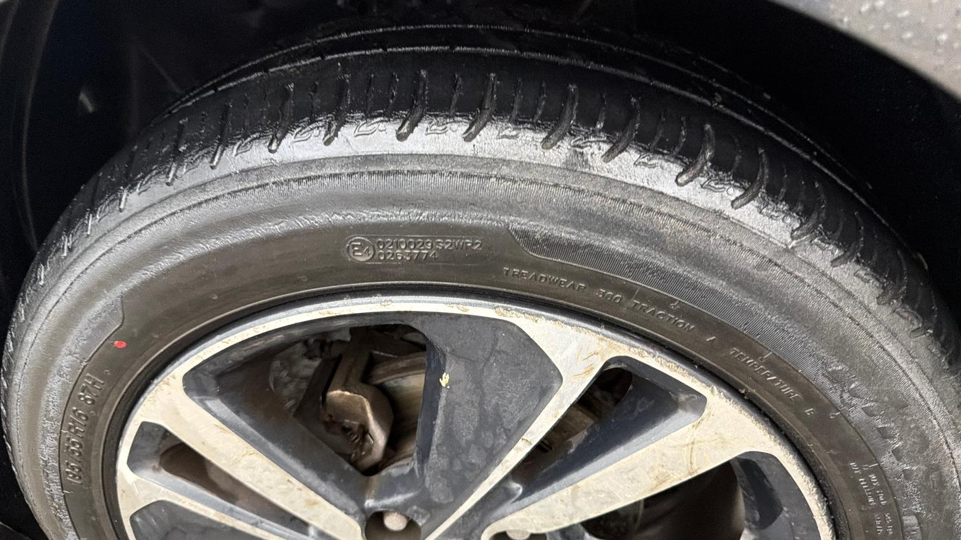 2020 Tata ALTROZ XZ PETROL, Petrol, Manual, 61,972 km, Left Front Tyre Tread