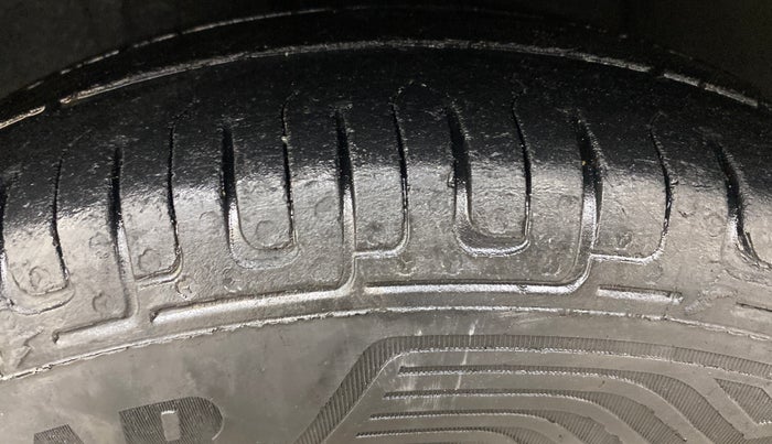 2012 Hyundai i10 ERA 1.1, Petrol, Manual, 66,011 km, Left Front Tyre Tread