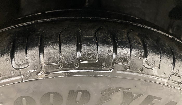 2012 Hyundai i10 ERA 1.1, Petrol, Manual, 66,011 km, Right Front Tyre Tread