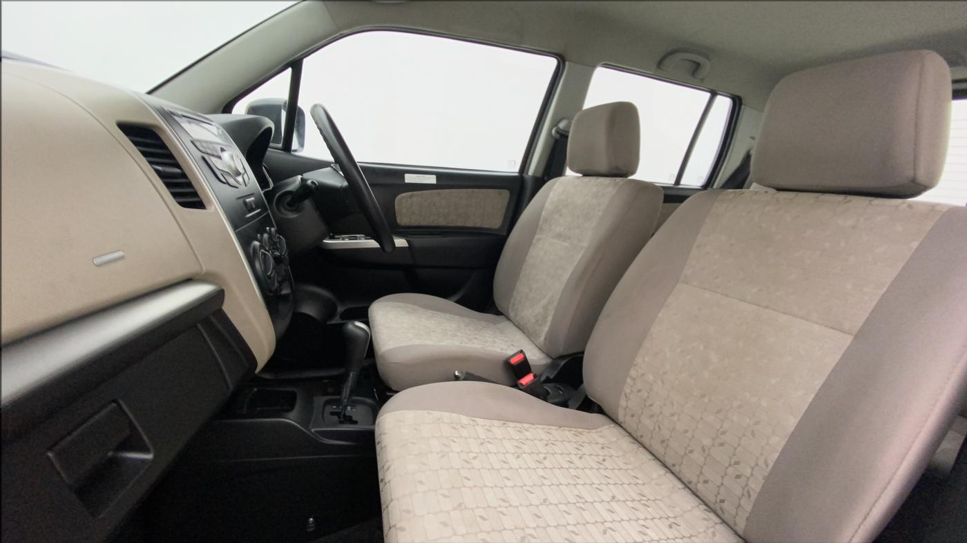2016 Maruti Wagon R 1.0 VXI AMT, Petrol, Automatic, 27,734 km, Right Side Front Door Cabin