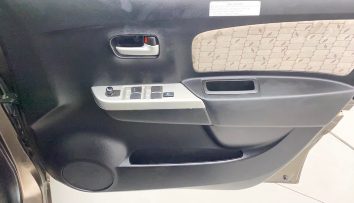 2016 Maruti Wagon R 1.0 VXI AMT, Petrol, Automatic, 27,734 km, Driver Side Door Panels Control