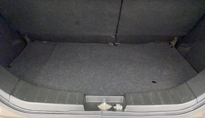 2016 Maruti Wagon R 1.0 VXI AMT, Petrol, Automatic, 27,734 km, Boot Inside